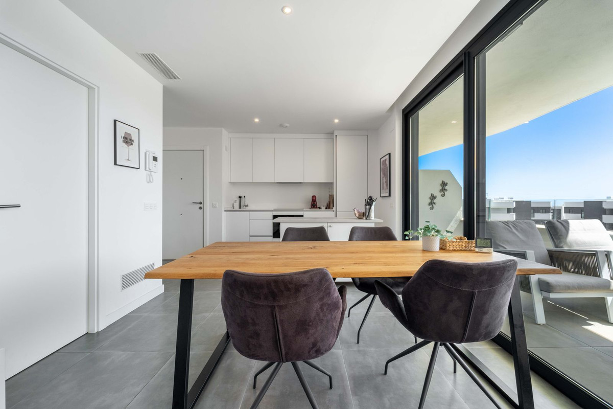 Se vende Apartamento Planta Media de 2 dormitorios en Costa Del Sol, Málaga, España