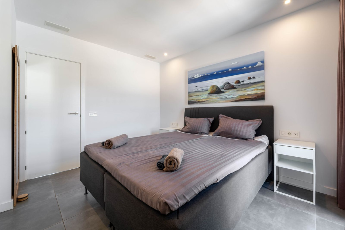 Se vende Apartamento Planta Media de 2 dormitorios en Costa Del Sol, Málaga, España