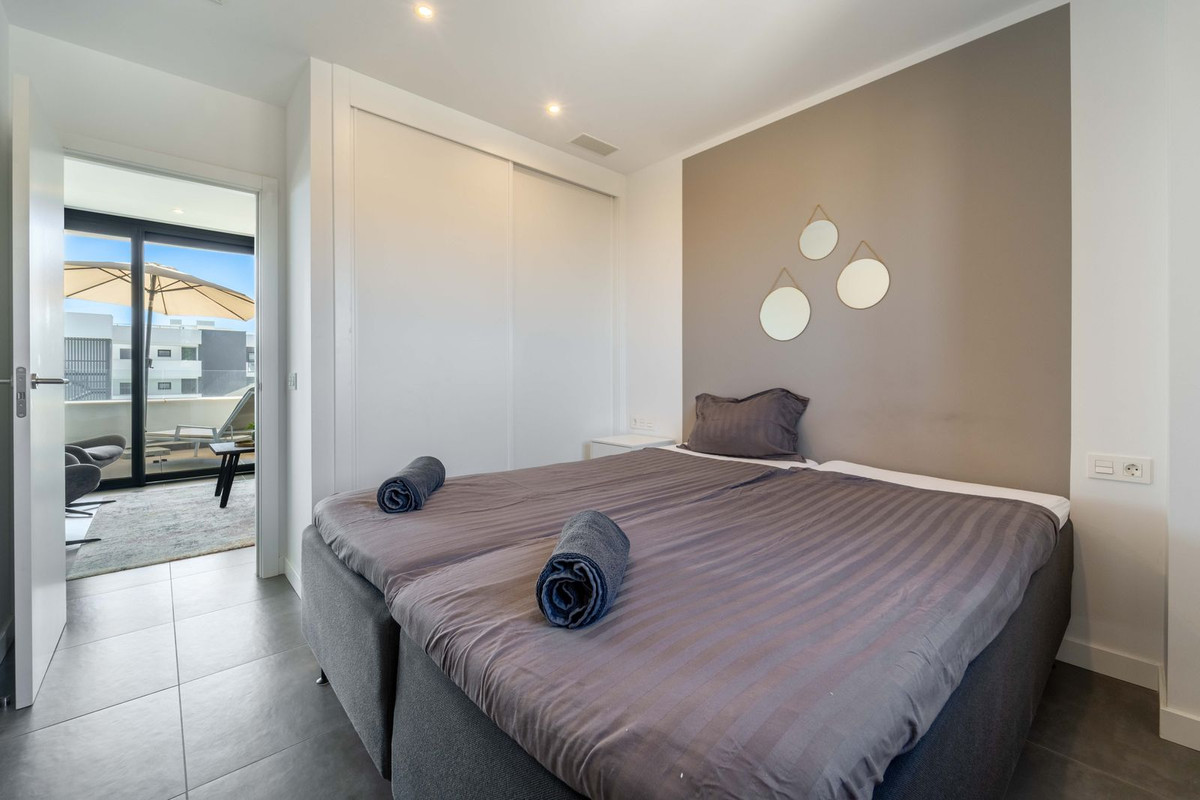 Se vende Apartamento Planta Media de 2 dormitorios en Costa Del Sol, Málaga, España