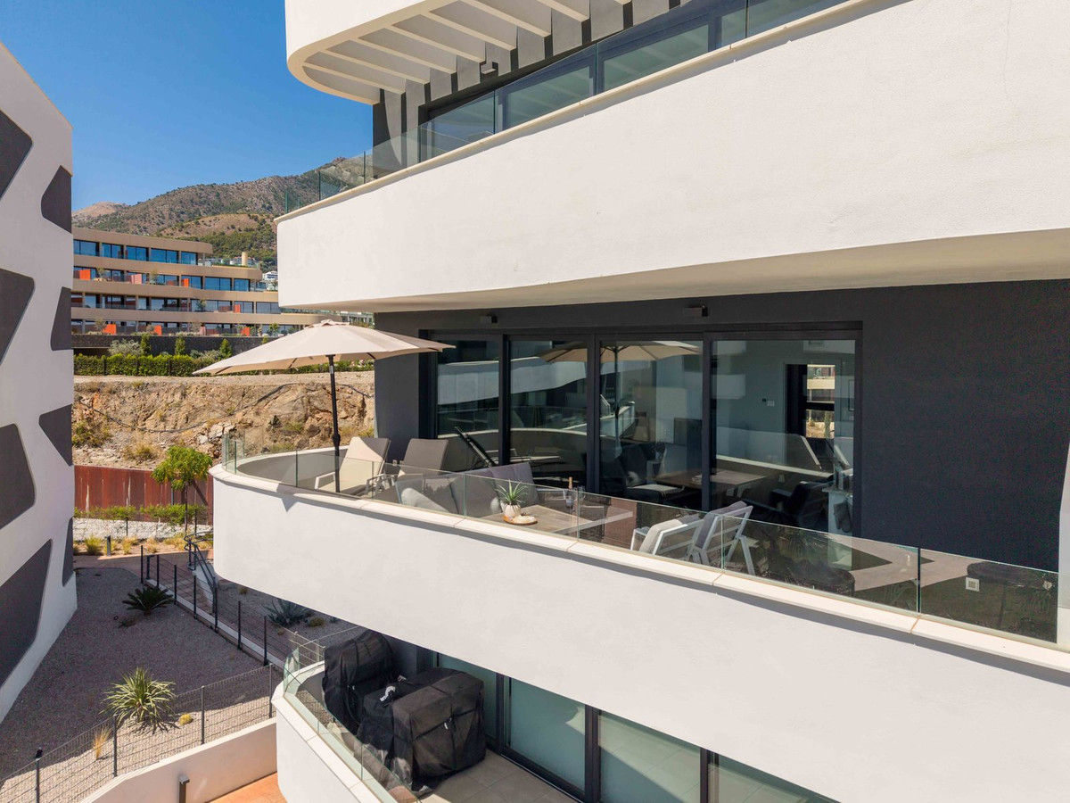Se vende Apartamento Planta Media de 2 dormitorios en Costa Del Sol, Málaga, España