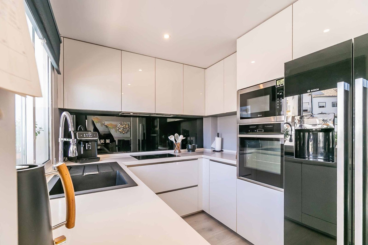 3 Bed Townhouse for sale in Fuengirola Costa Del Sol, Málaga, Spain