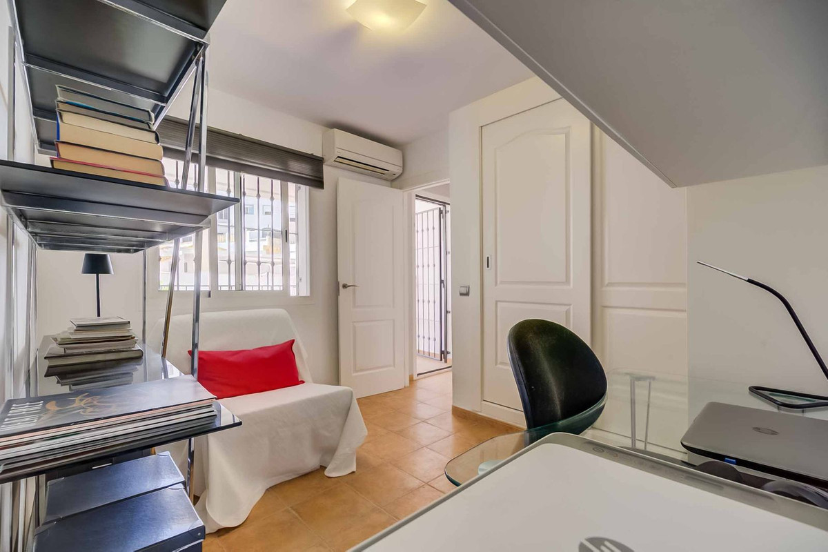 3 Bed Townhouse for sale in Fuengirola Costa Del Sol, Málaga, Spain