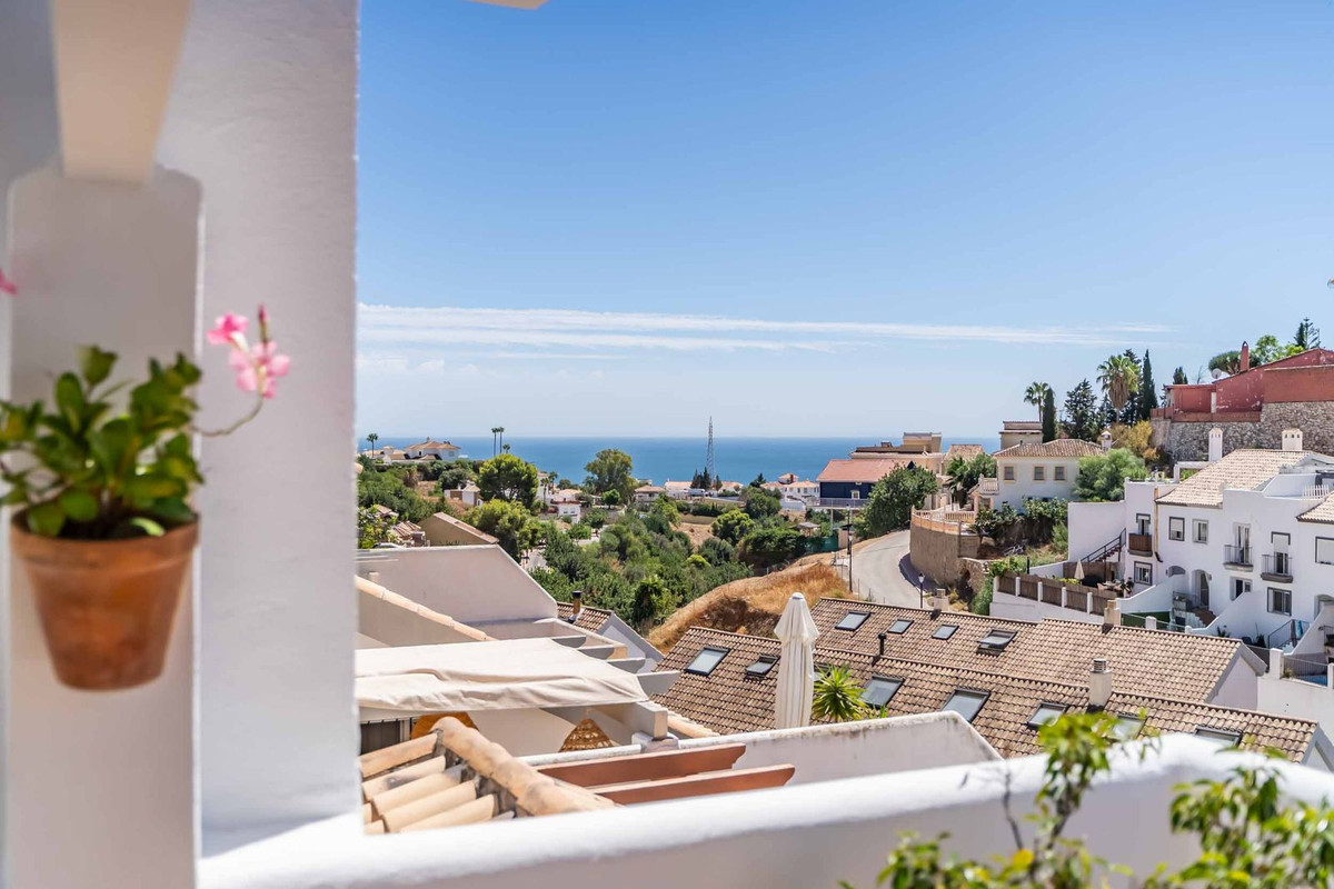 3 Bed Townhouse for sale in Fuengirola Costa Del Sol, Málaga, Spain