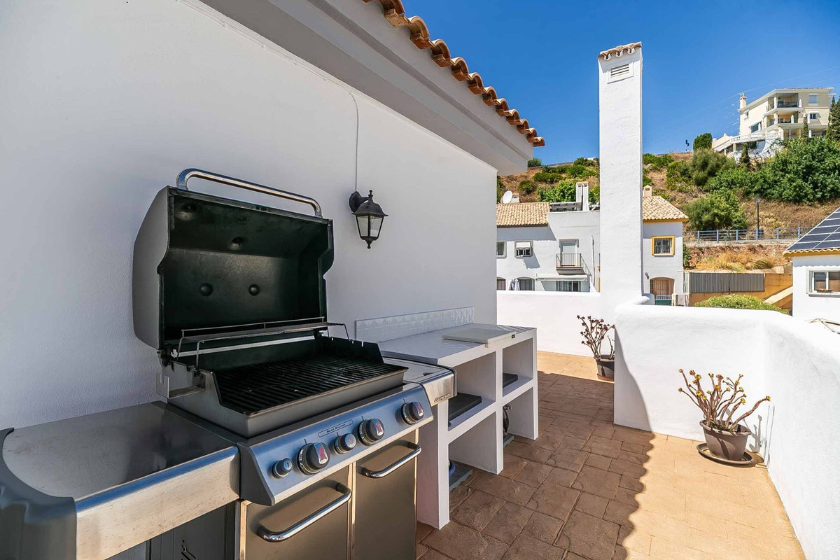 3 Bed Townhouse for sale in Fuengirola Costa Del Sol, Málaga, Spain