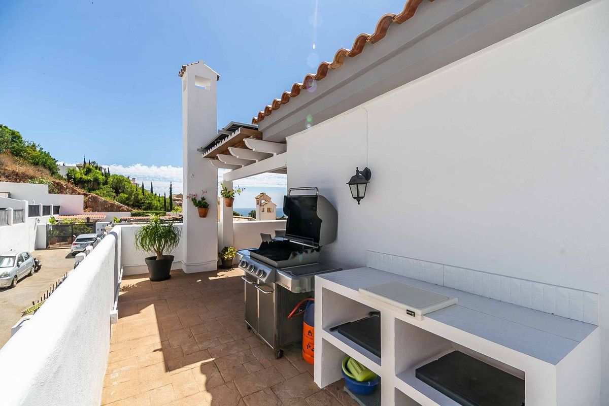 3 Bed Townhouse for sale in Fuengirola Costa Del Sol, Málaga, Spain