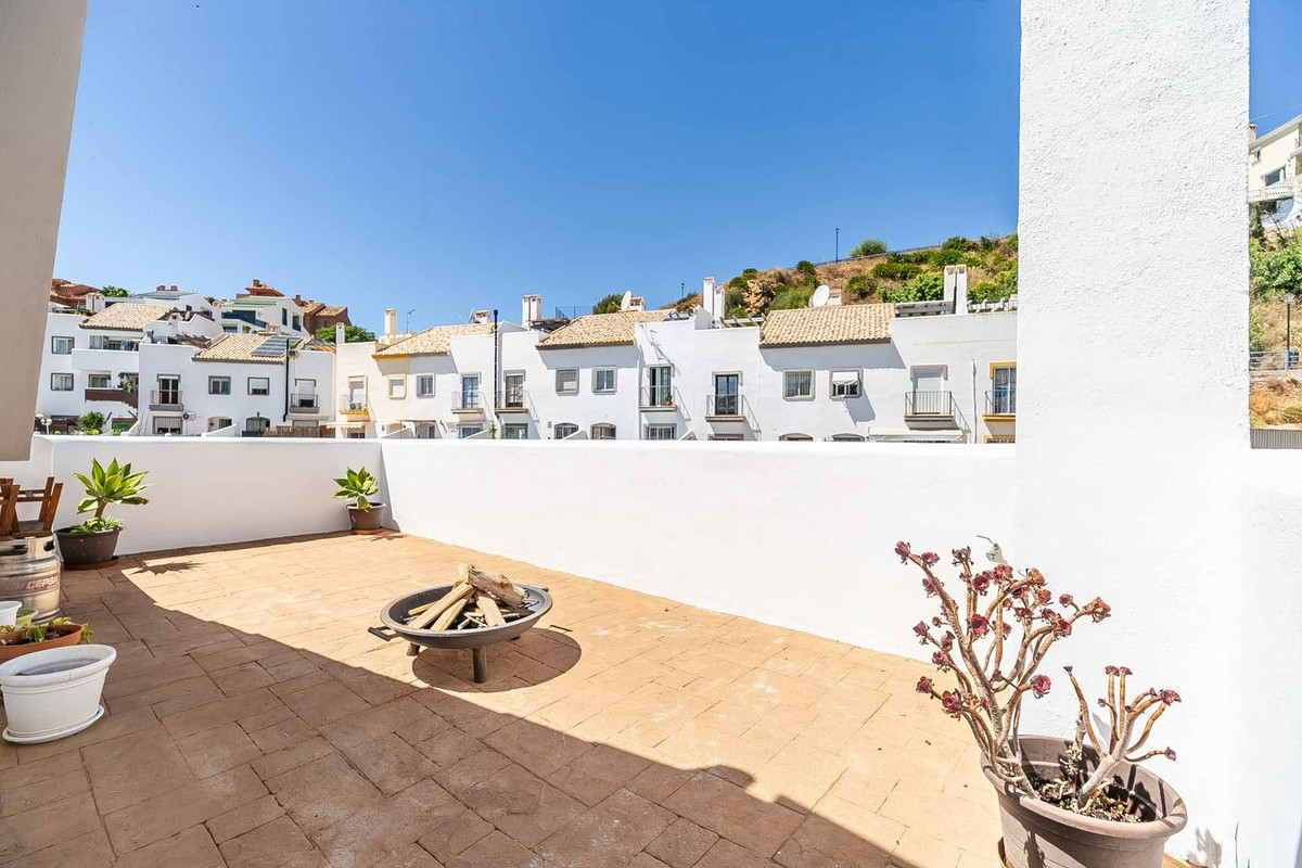 3 Bed Townhouse for sale in Fuengirola Costa Del Sol, Málaga, Spain