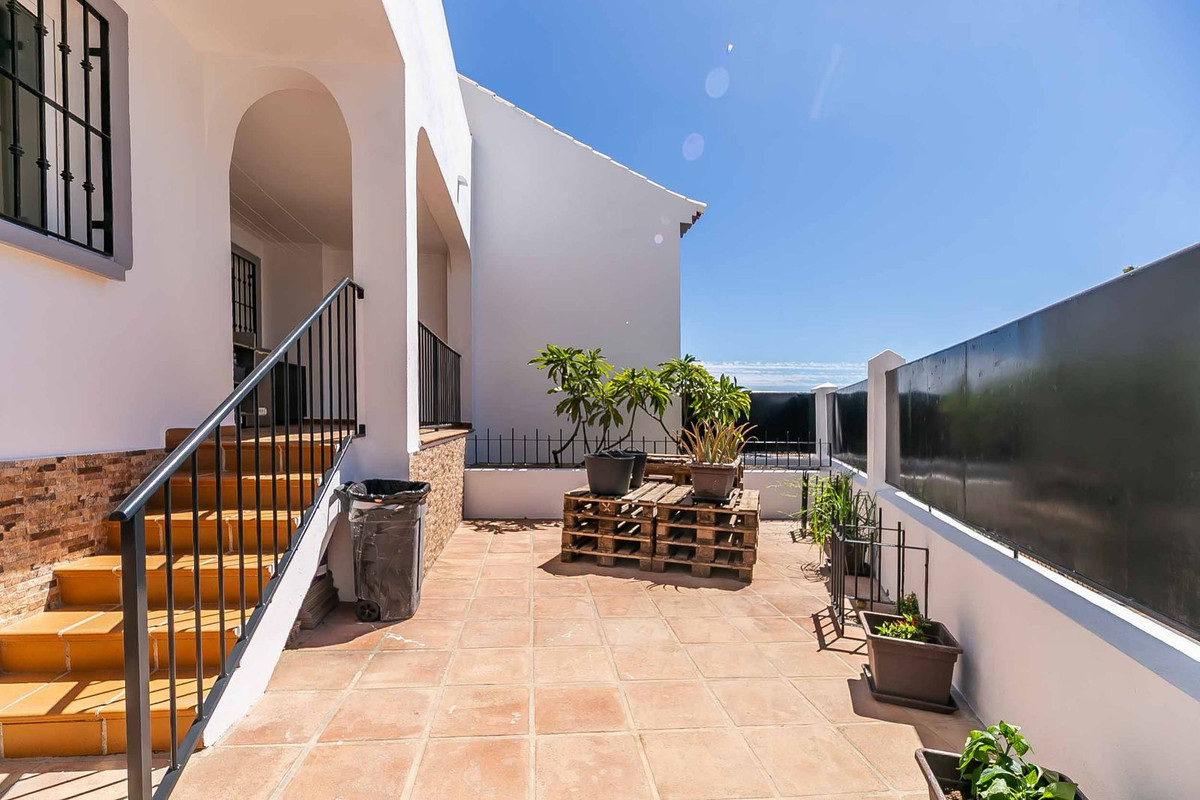 3 Bed Townhouse for sale in Fuengirola Costa Del Sol, Málaga, Spain
