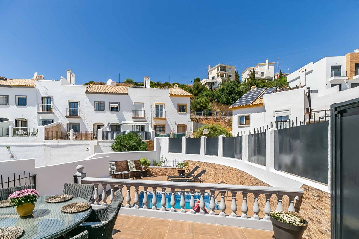 3 Bed Townhouse for sale in Fuengirola Costa Del Sol, Málaga, Spain