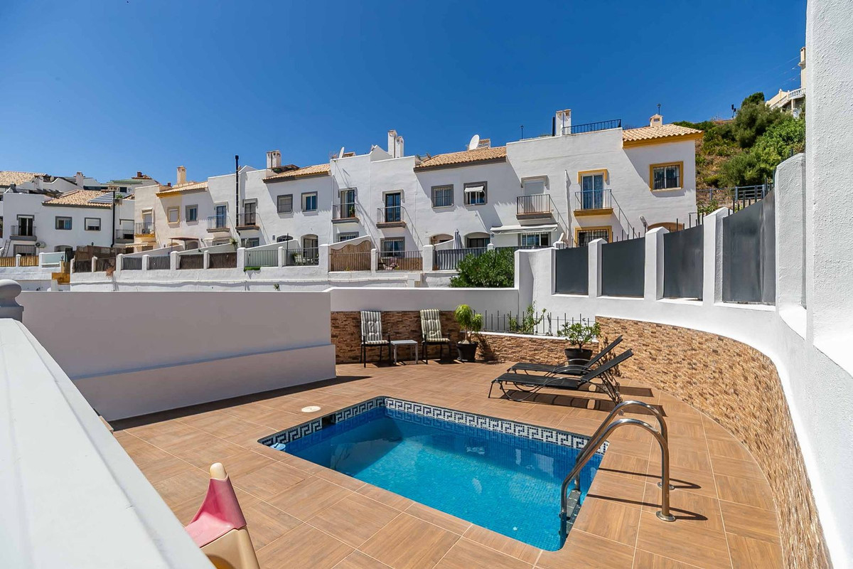 3 Bed Townhouse for sale in Fuengirola Costa Del Sol, Málaga, Spain