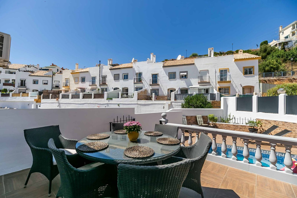 3 Bed Townhouse for sale in Fuengirola Costa Del Sol, Málaga, Spain