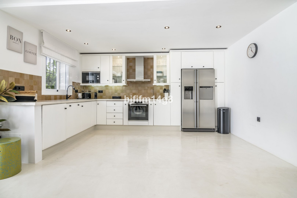 3 Bed Townhouse for sale in Nueva Andalucía Costa Del Sol, Málaga, Spain
