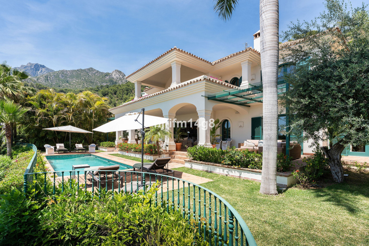 Se vende Villa - Chalet de 5 dormitorios en Costa Del Sol, Málaga, España