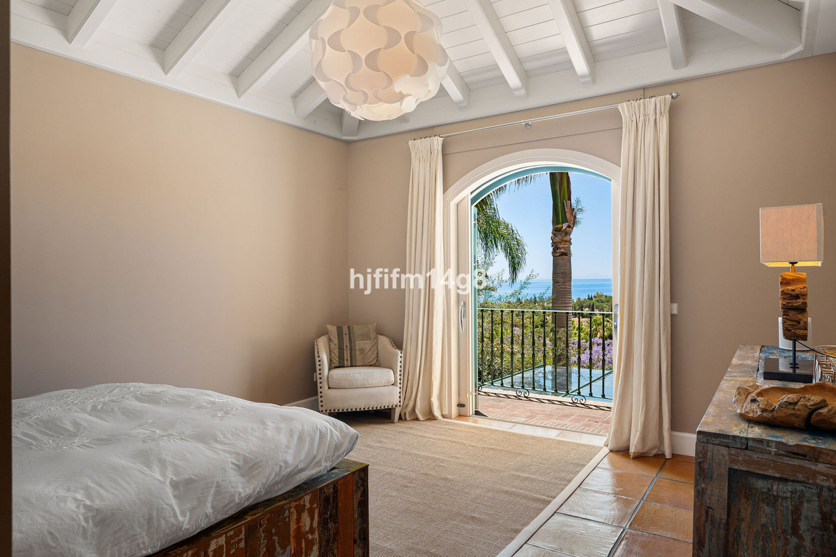 Se vende Villa - Chalet de 5 dormitorios en Costa Del Sol, Málaga, España