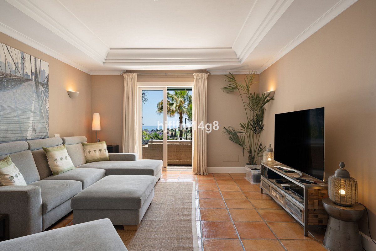 Se vende Villa - Chalet de 5 dormitorios en Costa Del Sol, Málaga, España
