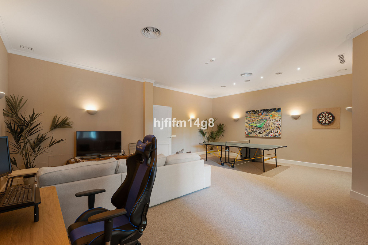 Se vende Villa - Chalet de 5 dormitorios en Costa Del Sol, Málaga, España