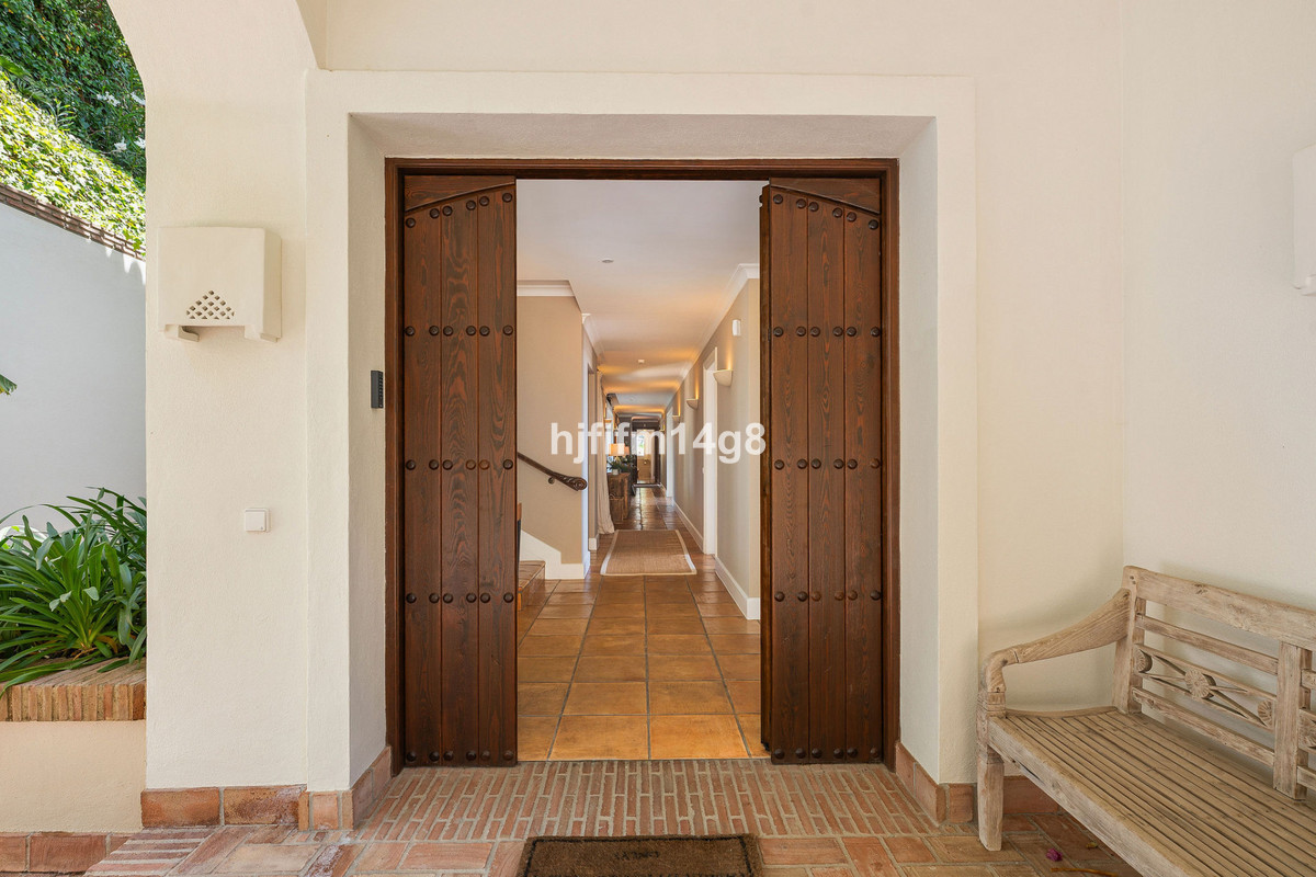 Se vende Villa - Chalet de 5 dormitorios en Costa Del Sol, Málaga, España