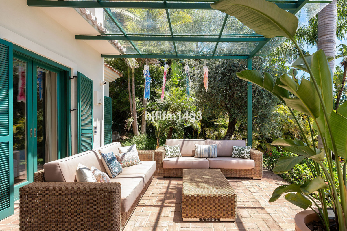 Se vende Villa - Chalet de 5 dormitorios en Costa Del Sol, Málaga, España