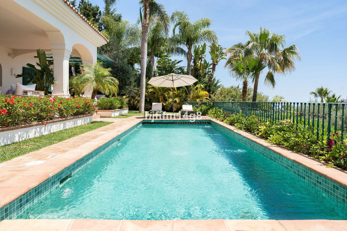 Se vende Villa - Chalet de 5 dormitorios en Costa Del Sol, Málaga, España