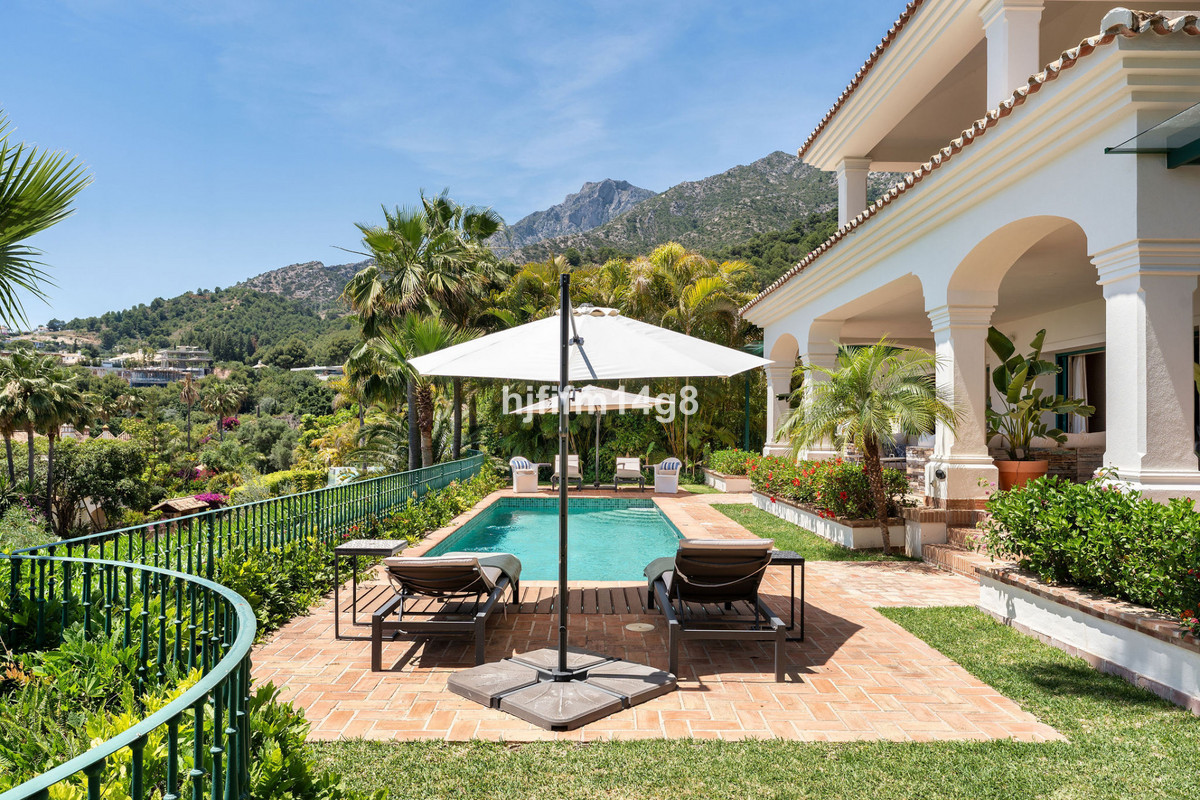Se vende Villa - Chalet de 5 dormitorios en Costa Del Sol, Málaga, España