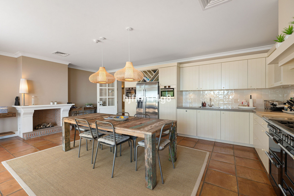 Se vende Villa - Chalet de 5 dormitorios en Costa Del Sol, Málaga, España