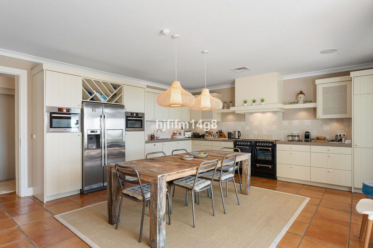 Se vende Villa - Chalet de 5 dormitorios en Costa Del Sol, Málaga, España
