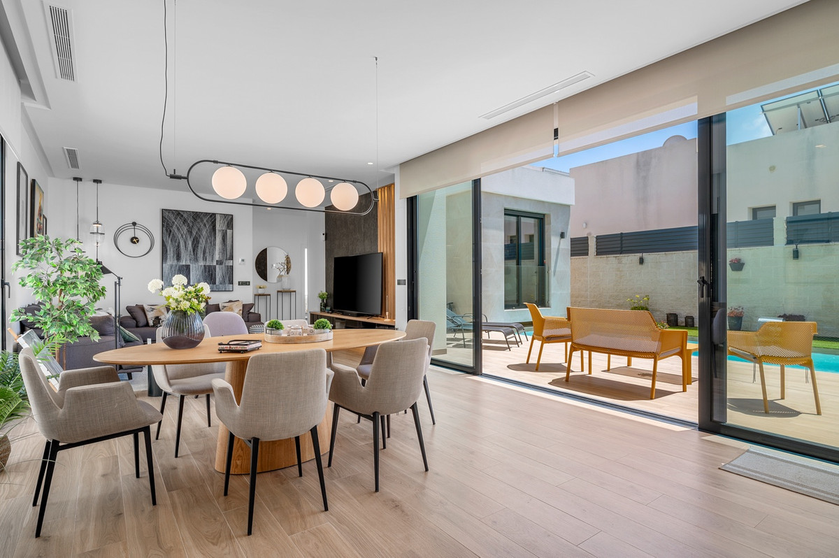 Se vende Villa - Chalet de 3 dormitorios en Costa Blanca, Alicante, España