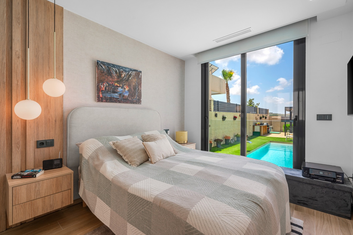 Se vende Villa - Chalet de 3 dormitorios en Costa Blanca, Alicante, España