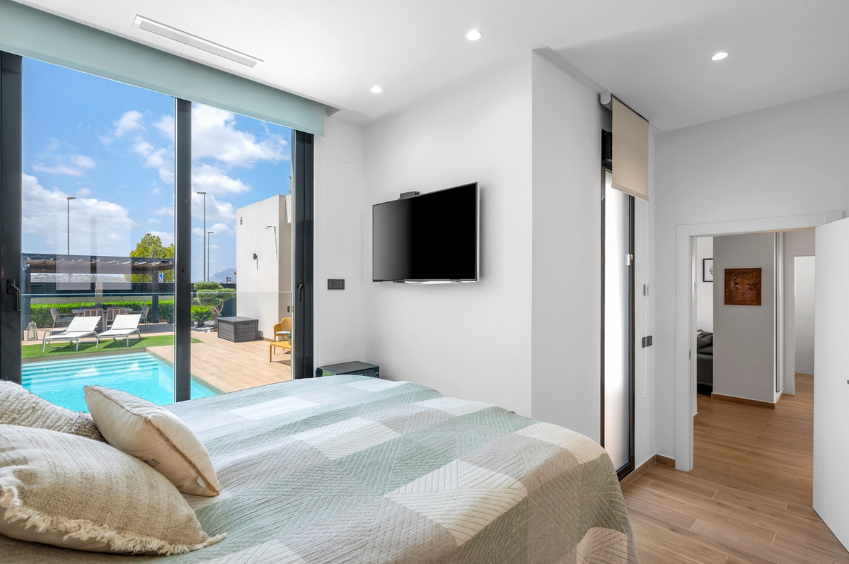 Se vende Villa - Chalet de 3 dormitorios en Costa Blanca, Alicante, España