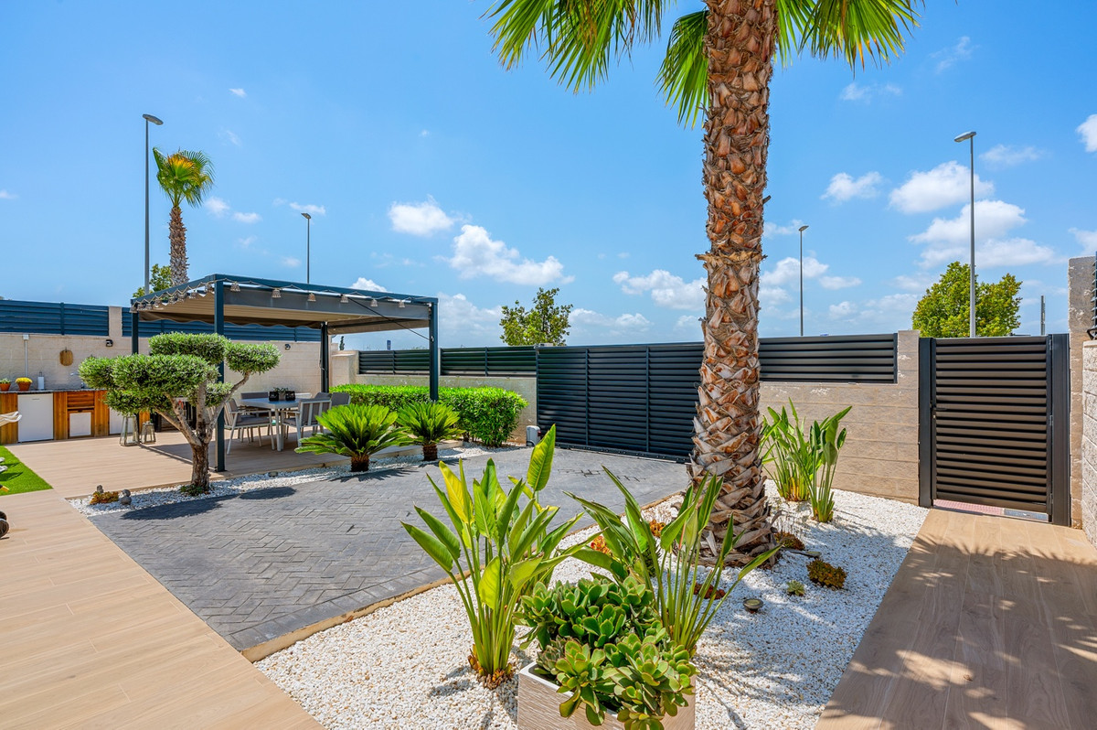 Se vende Villa - Chalet de 3 dormitorios en Costa Blanca, Alicante, España