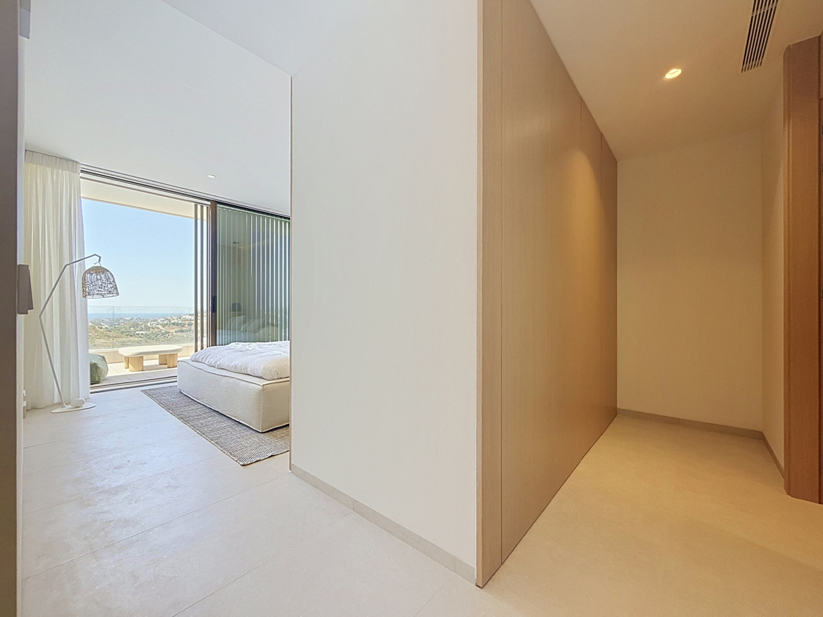 3 Bed Apartment for sale in Benahavís Costa Del Sol, Málaga, Spain