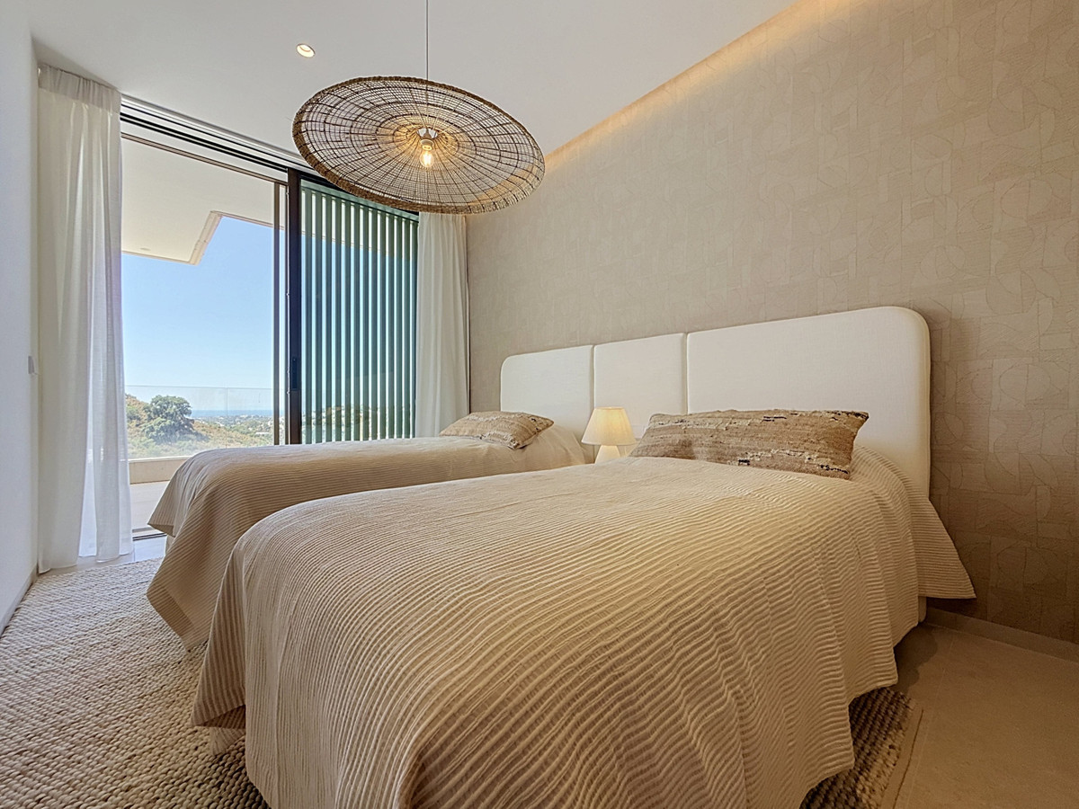 3 Bed Apartment for sale in Benahavís Costa Del Sol, Málaga, Spain