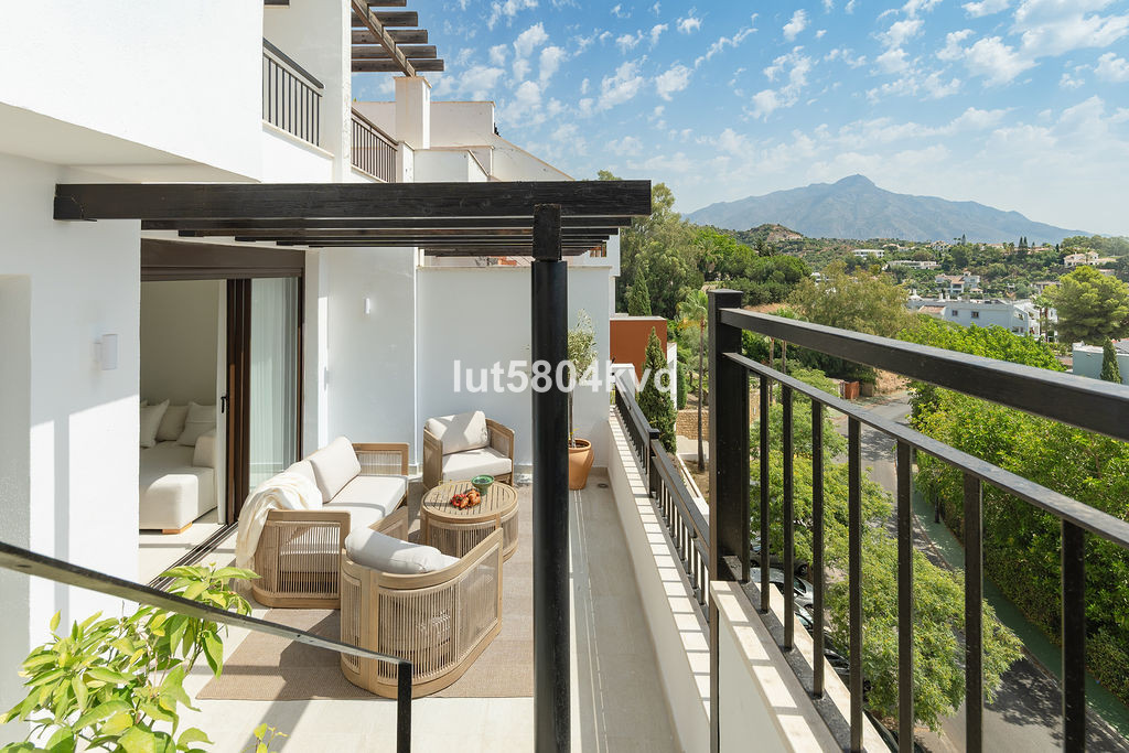 3 Bed Apartment for sale in La Quinta Costa Del Sol, Málaga, Spain
