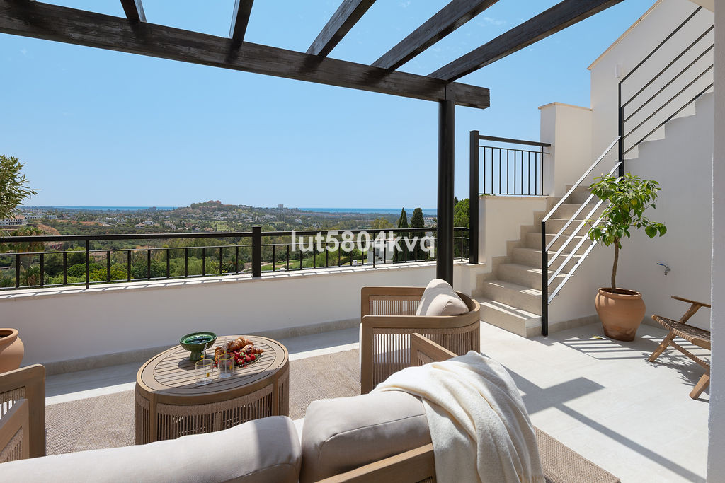 3 Bed Apartment for sale in La Quinta Costa Del Sol, Málaga, Spain