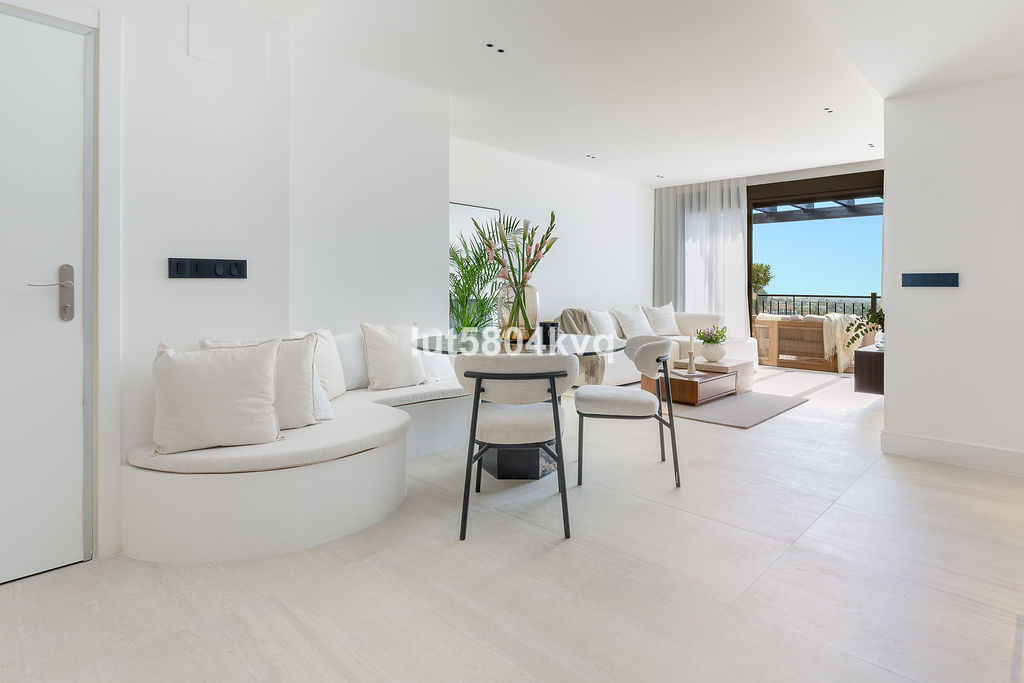 3 Bed Apartment for sale in La Quinta Costa Del Sol, Málaga, Spain
