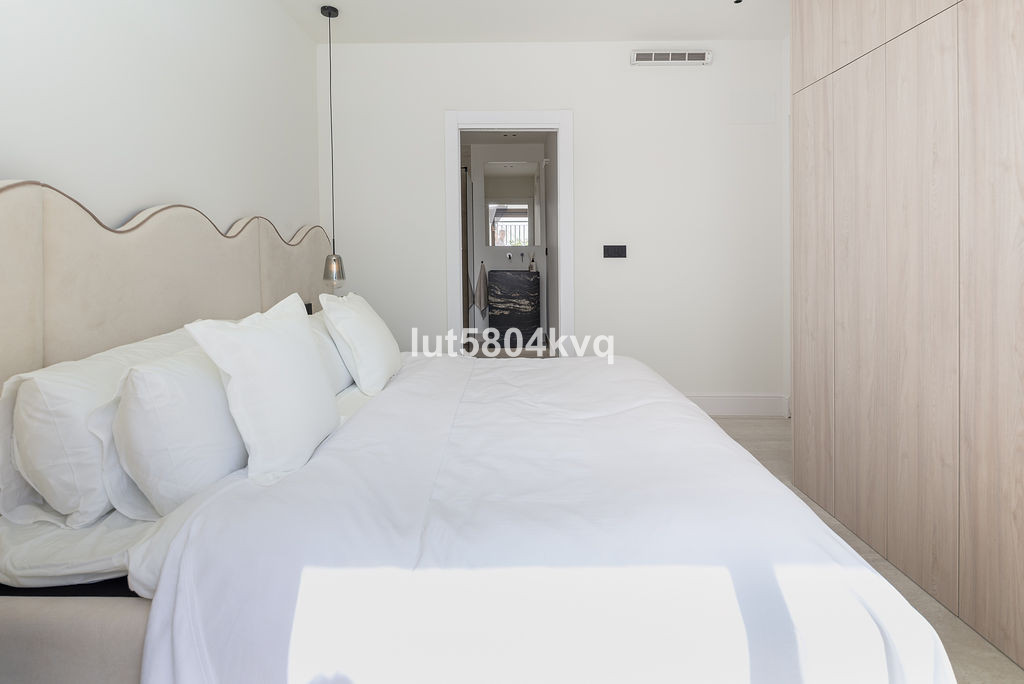 3 Bed Apartment for sale in La Quinta Costa Del Sol, Málaga, Spain