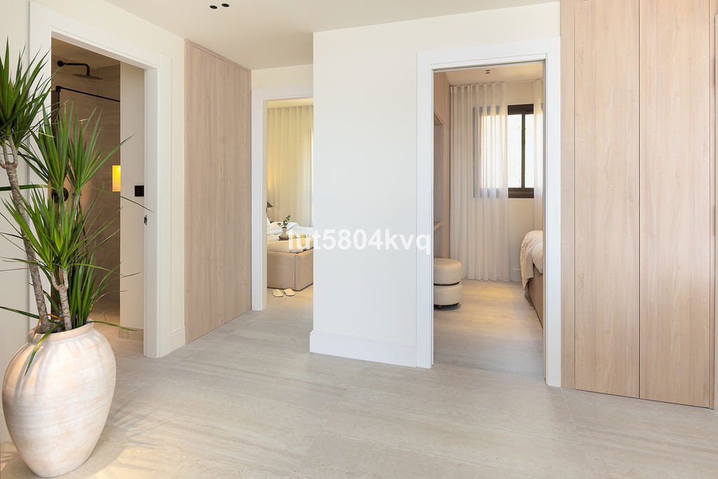 3 Bed Apartment for sale in La Quinta Costa Del Sol, Málaga, Spain