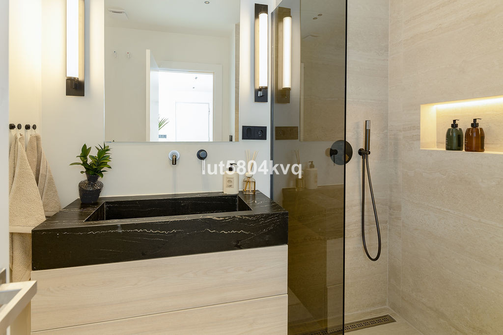 3 Bed Apartment for sale in La Quinta Costa Del Sol, Málaga, Spain