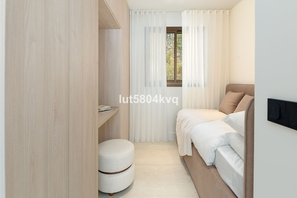 3 Bed Apartment for sale in La Quinta Costa Del Sol, Málaga, Spain