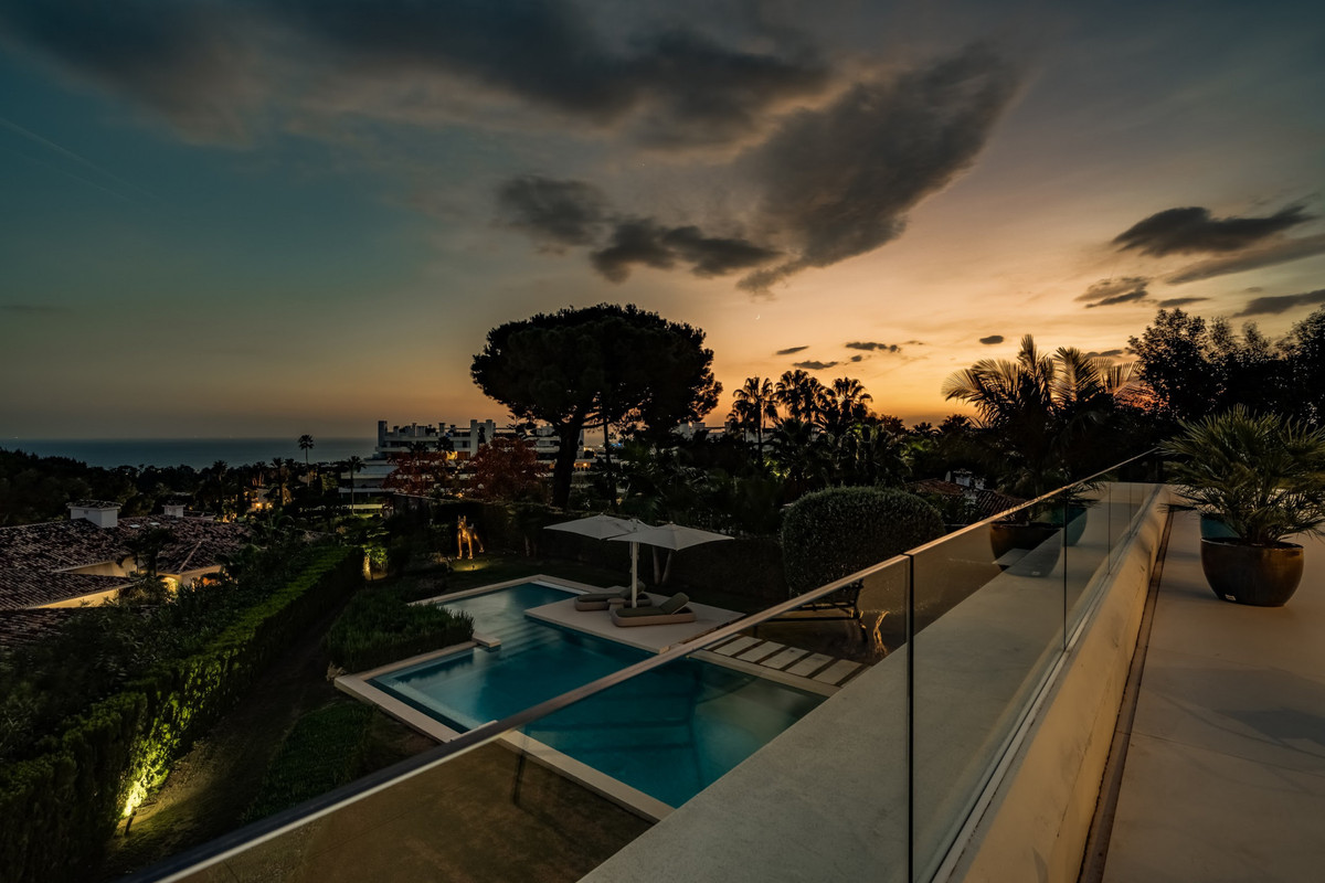 Se vende Villa - Chalet de 5 dormitorios en Costa Del Sol, Málaga, España