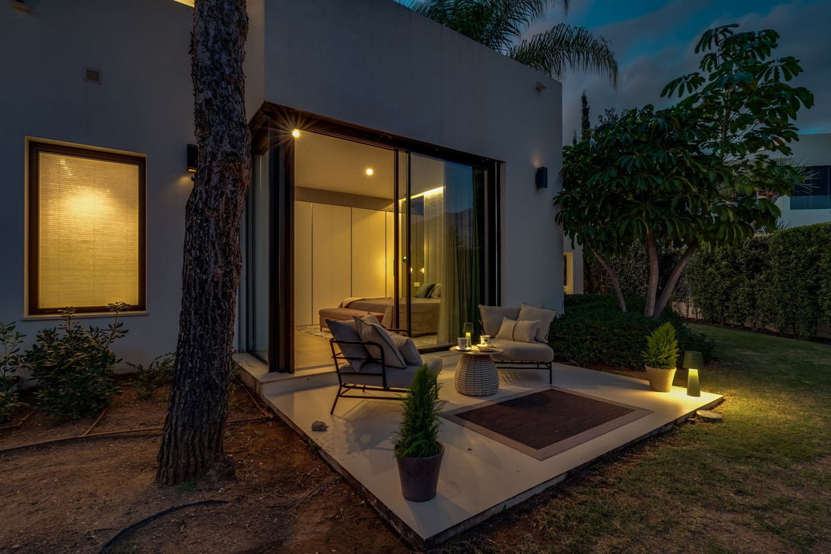 Se vende Villa - Chalet de 5 dormitorios en Costa Del Sol, Málaga, España