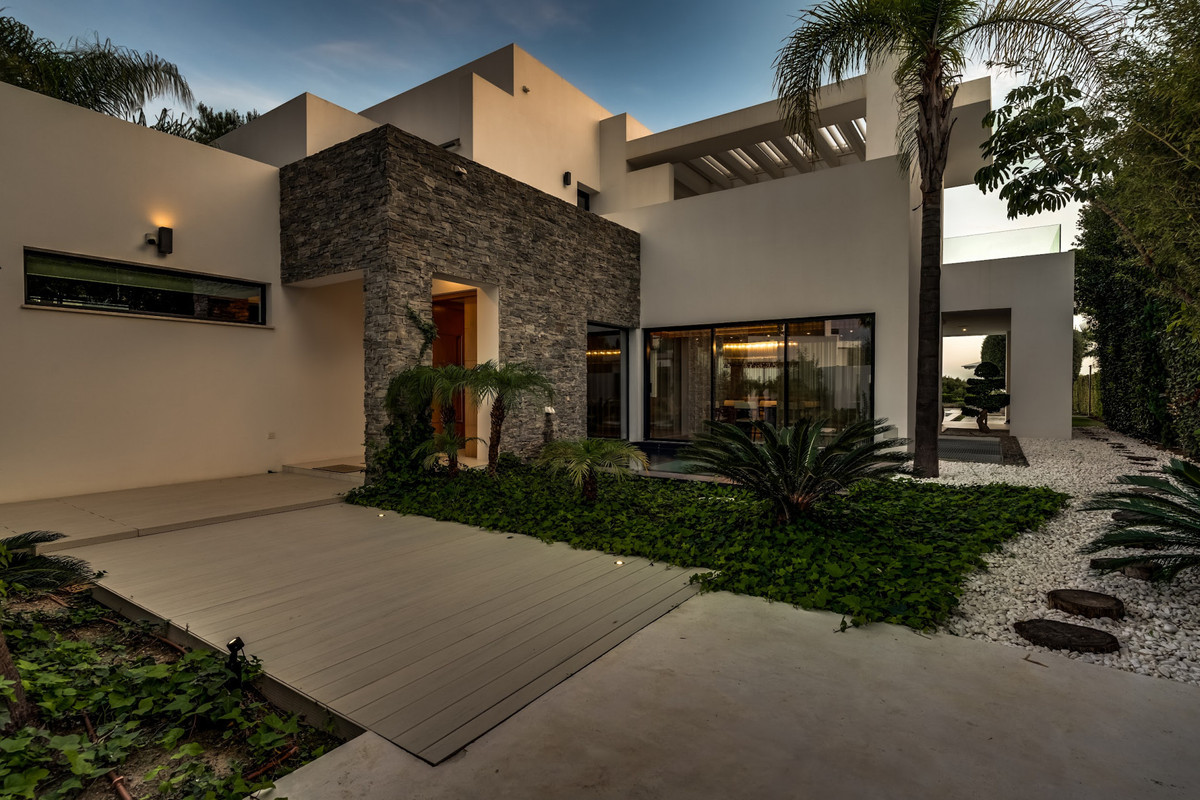 Se vende Villa - Chalet de 5 dormitorios en Costa Del Sol, Málaga, España