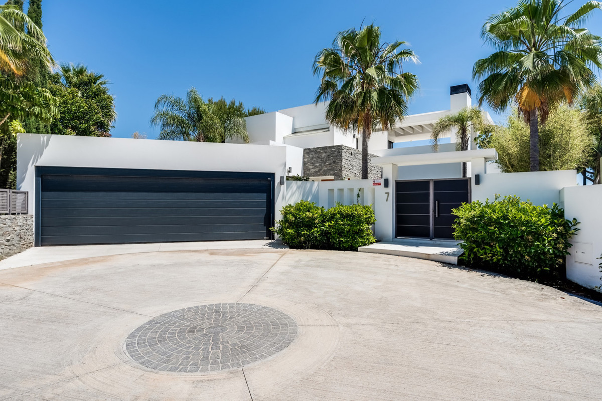 Se vende Villa - Chalet de 5 dormitorios en Costa Del Sol, Málaga, España