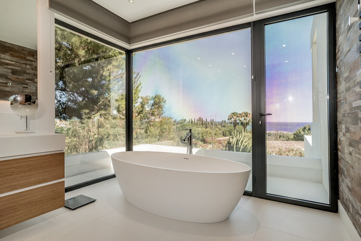 Se vende Villa - Chalet de 5 dormitorios en Costa Del Sol, Málaga, España