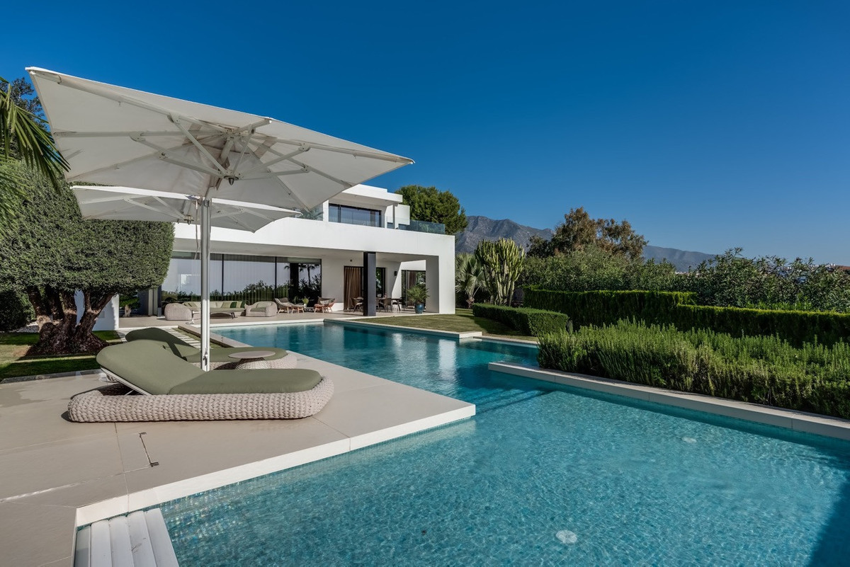 Se vende Villa - Chalet de 5 dormitorios en Costa Del Sol, Málaga, España