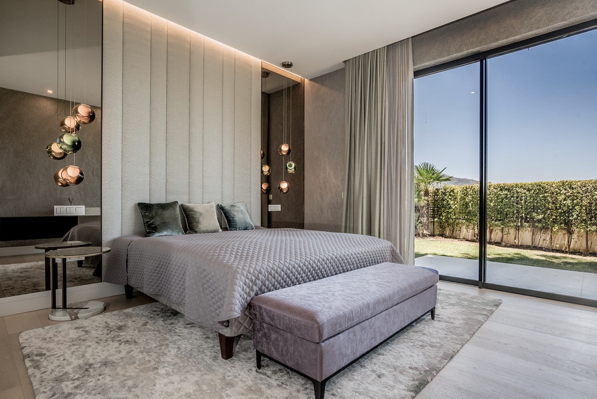 Se vende Villa - Chalet de 5 dormitorios en Costa Del Sol, Málaga, España