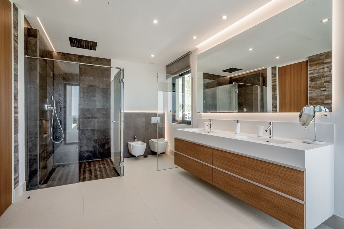 Se vende Villa - Chalet de 5 dormitorios en Costa Del Sol, Málaga, España