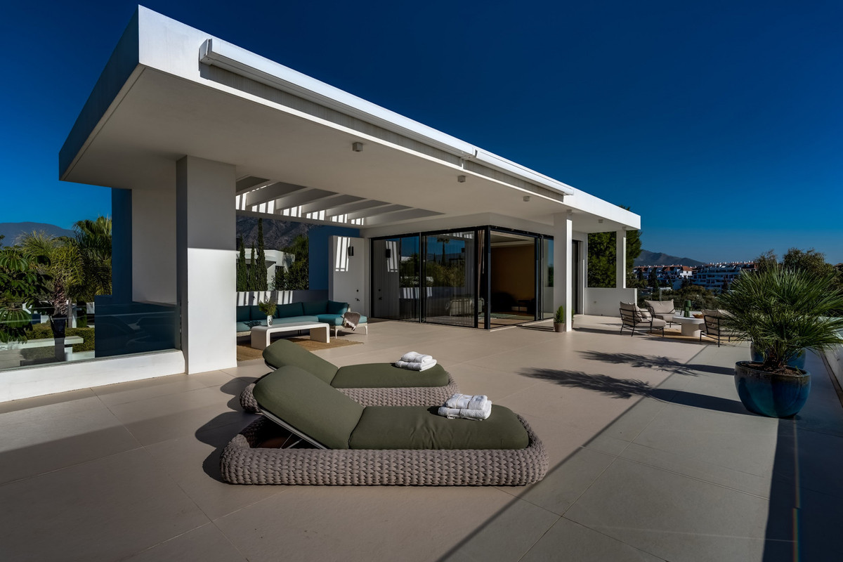 Se vende Villa - Chalet de 5 dormitorios en Costa Del Sol, Málaga, España