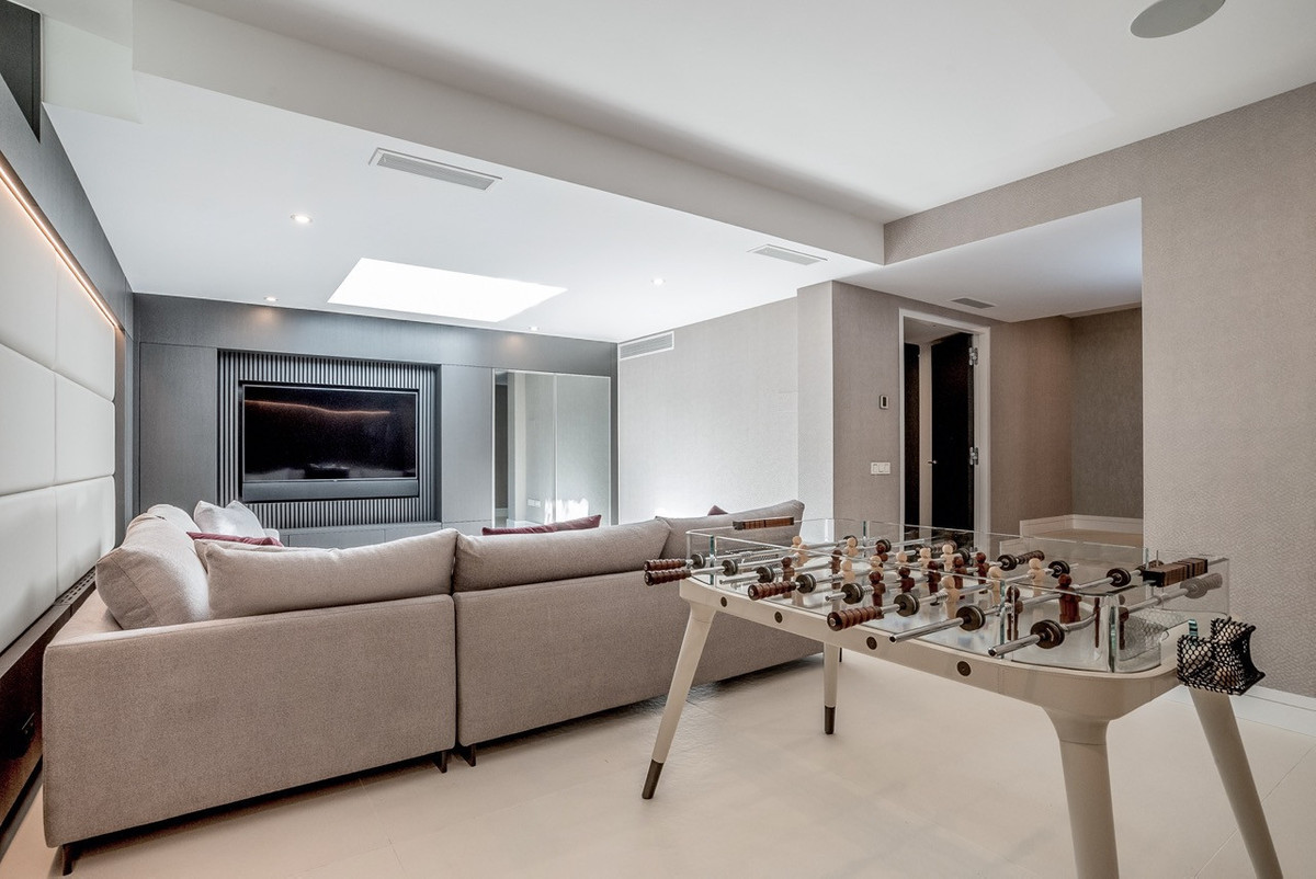 Se vende Villa - Chalet de 5 dormitorios en Costa Del Sol, Málaga, España