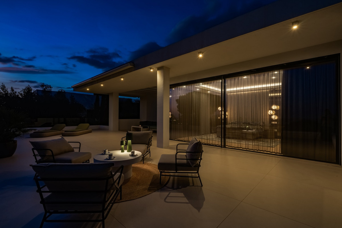 Se vende Villa - Chalet de 5 dormitorios en Costa Del Sol, Málaga, España