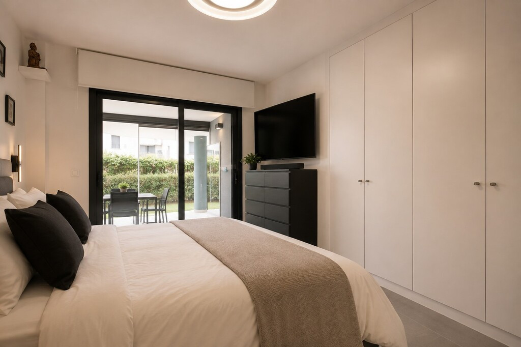 Se vende Apartamento Planta Baja de 3 dormitorios en Costa Del Sol, Málaga, España